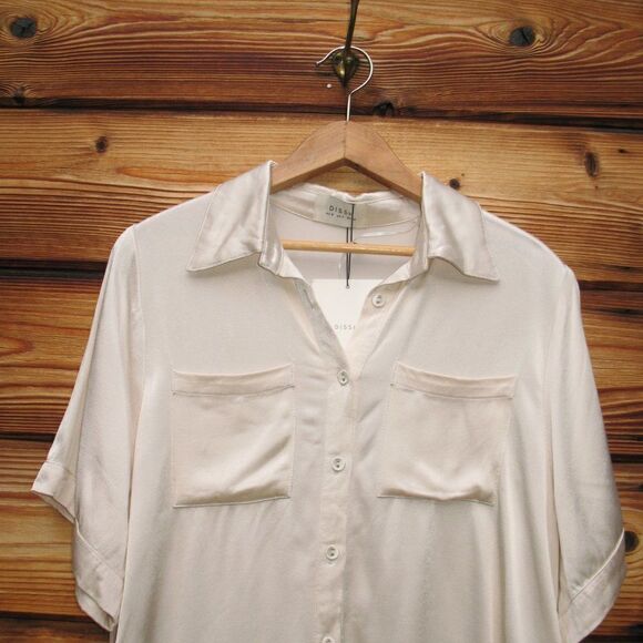 NWT Dissh Simone Satin Short Sleeve Button Front Blouse Top - Picture 5 of 11